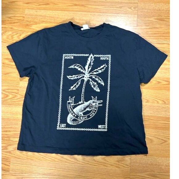 H&M Tops - H&M x Desmond & Dempsey collab XL - women's graphic tee